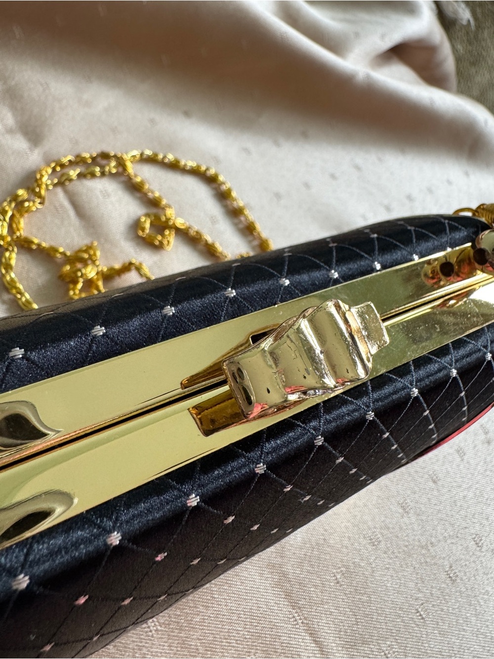 Elegant Black Evening Clutch Bag with Gold Chain - Picture 7 of 10